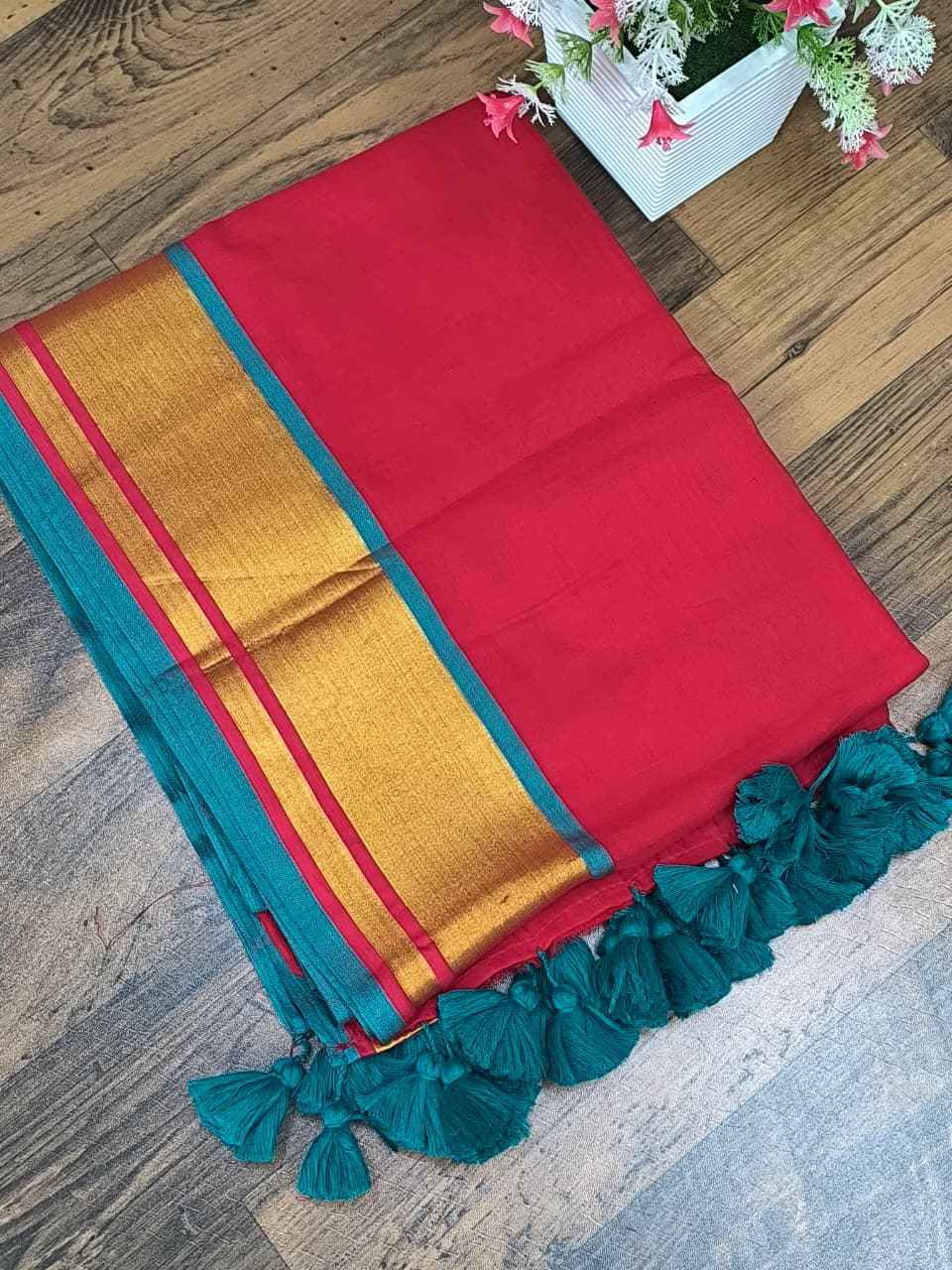 Aangan Rang Scarlet Mul Cotton Saree with Zari Eleganc