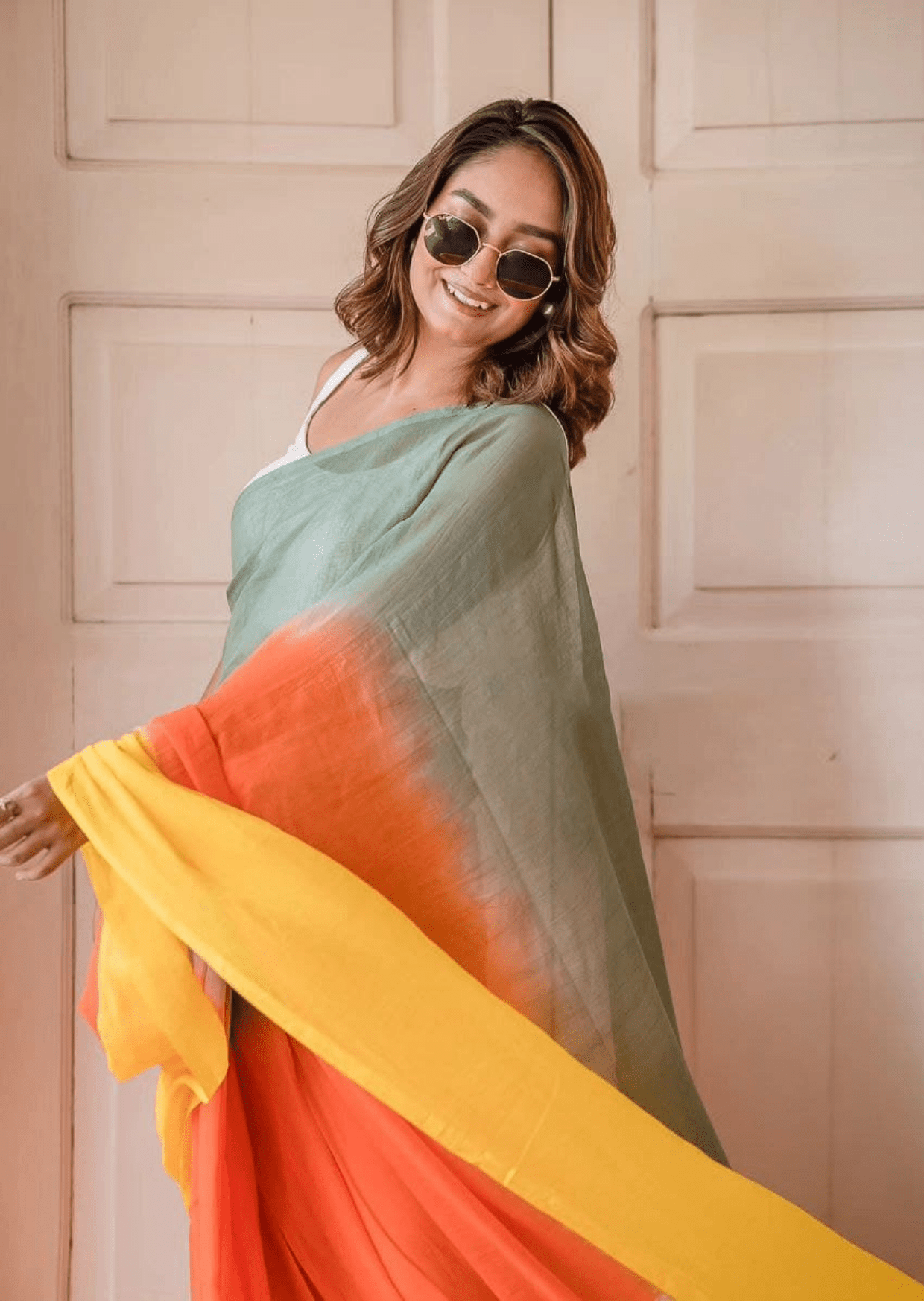 Saanvi Meadow Glow Linen Saree-2